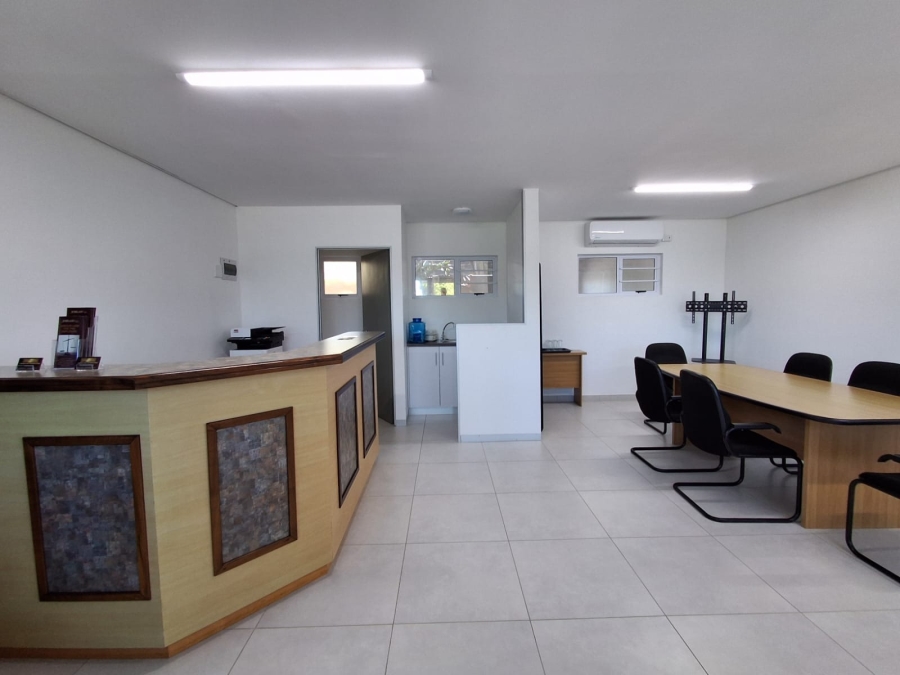 To Let Commercial Property for Rent in Beacon Bay Eastern Cape